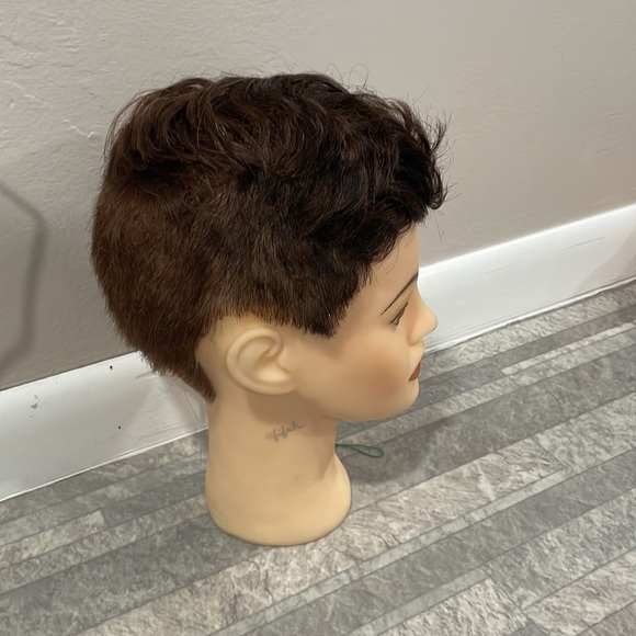 REAL HAIR MANNEQUIN FOR COLOR/HEAT/CUTTING/STYLING - Picture 2 of 2